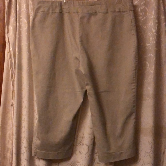 Croft & Barrow Capri Pants 18 regular - Picture 7 of 14